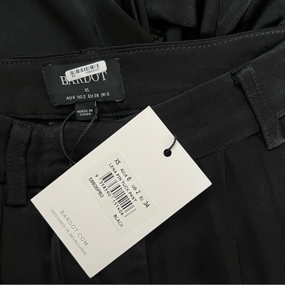 NWT Bardot Lena Pants Pleat Front Satin Black Pin Tuck Wide Leg Woman’s Size XS - Picture 5 of 12